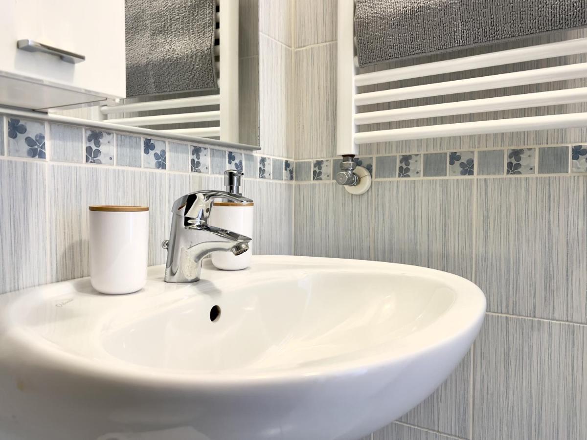 Casa Nandina In Centro Apartment Rapallo Bagian luar foto